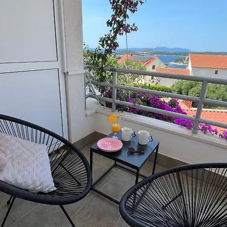 Privat bolig Mrcela With Big Balcony And Sea View *