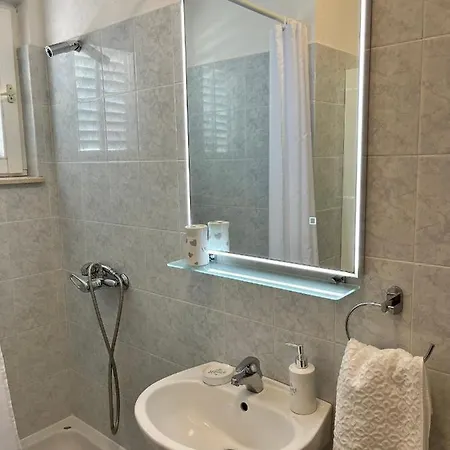 בית אירוח Mrcela With Big Balcony And Sea View